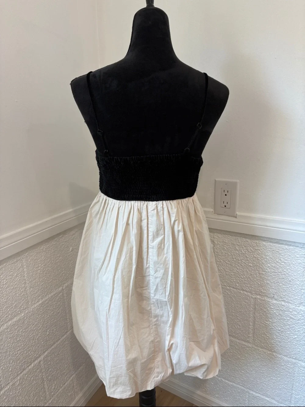 American Eagle Mini Dress Black Ivory Size Medium